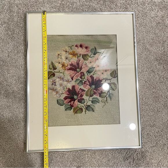 Vintage | Floral Sunflowers Framed Needlepoint Crewel Embroidered Handmade Art - Picture 6 of 6